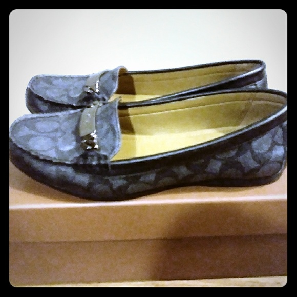 💠COACH OLIVE LOAFER💠 size 7M - Picture 1 of 4